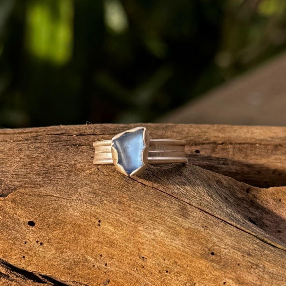 Cornflower blue sea glass sterling & fine silver thick band - Picture 2 of 5